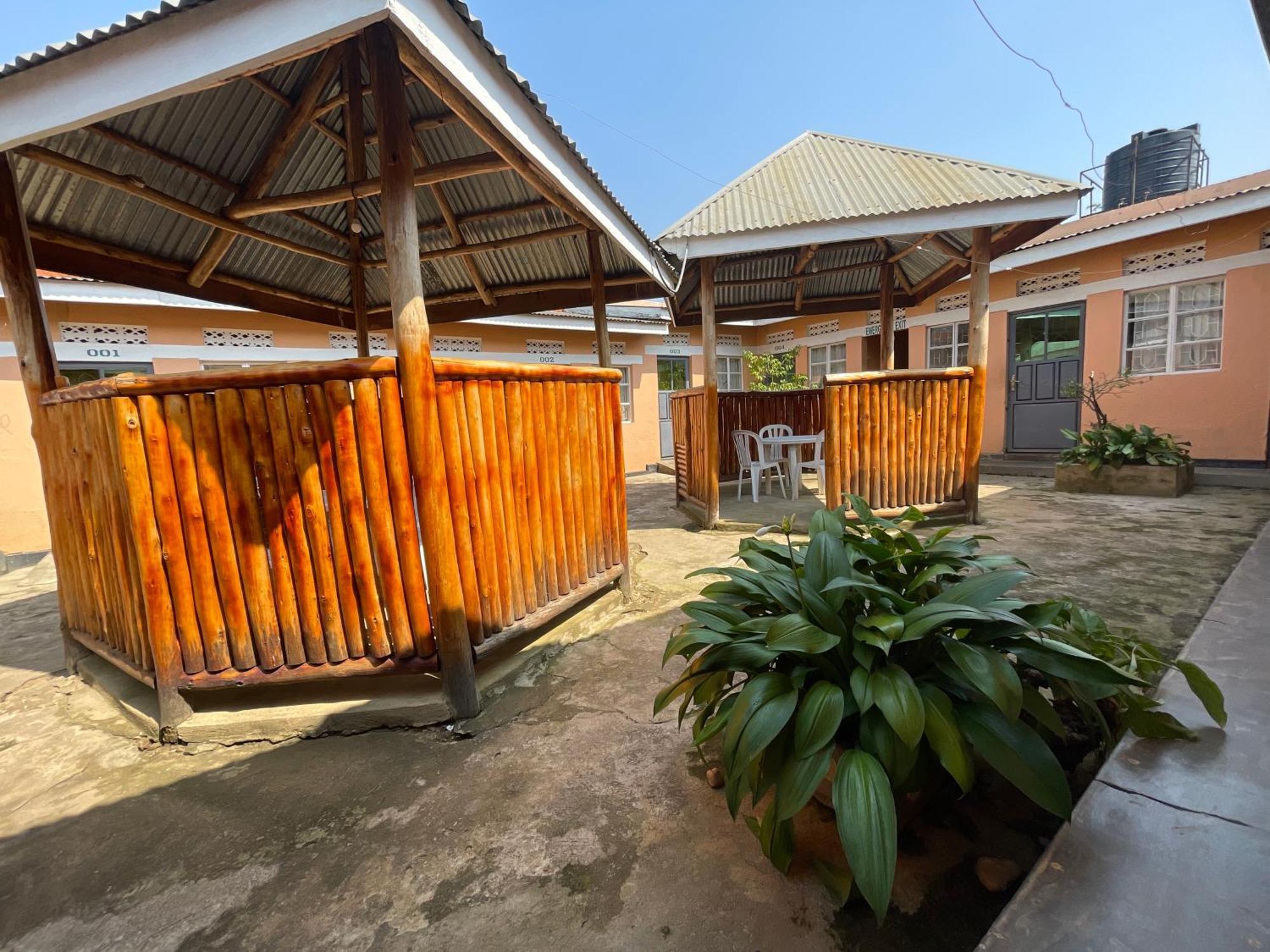 Suba Motel Kihihi Exterior photo
