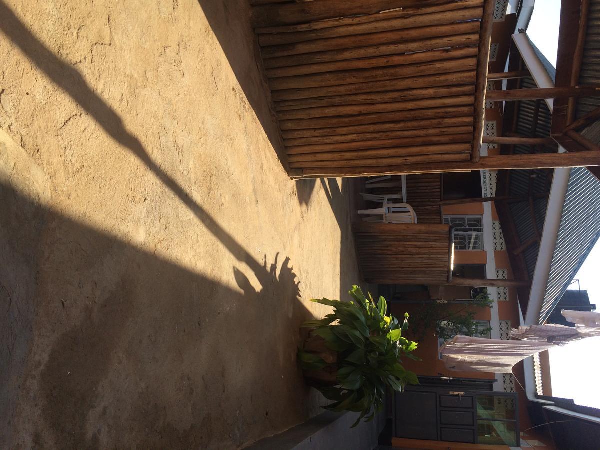 Suba Motel Kihihi Exterior photo